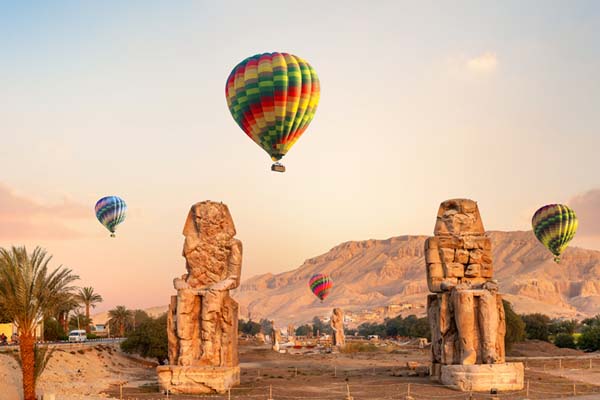 Балон с горещ въздух над Луксор