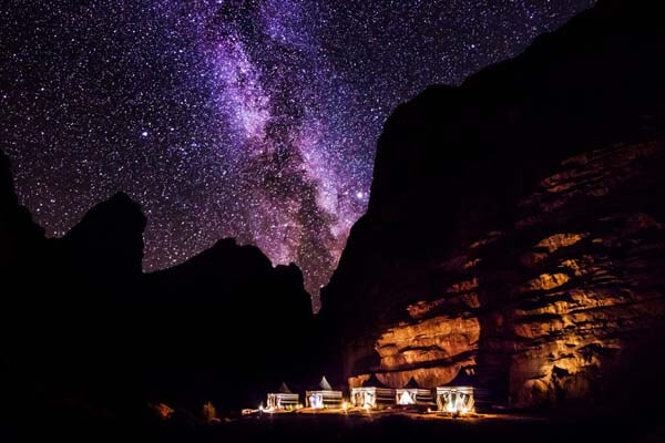 Прекарайте една нощ в бедуински лагер в пустинята на Йордания без никакви притеснения благодарение на застраховката за пътуване.