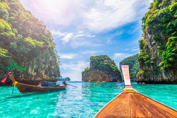Изживейте обиколка с дълга лодка в Тайланд с добра застраховка